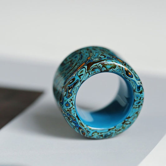 Large lacquer finger ring