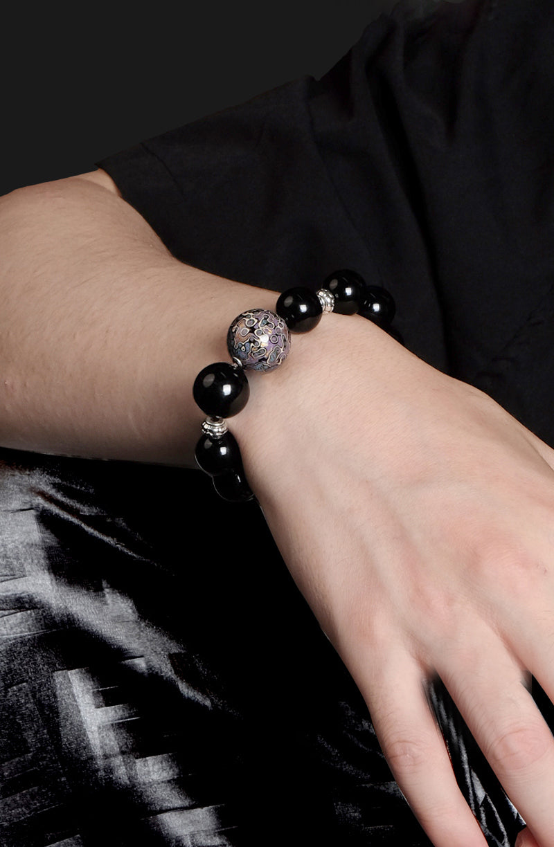 Black onyx lacquer bead bracelet