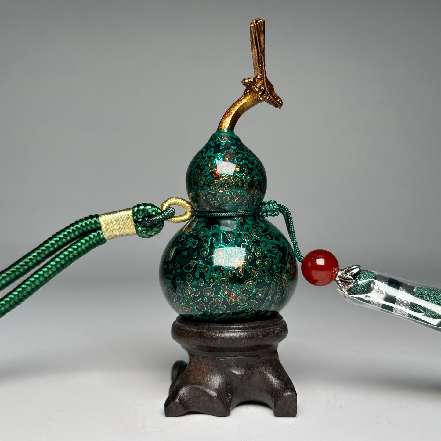 Characteristic green lacquer gourd