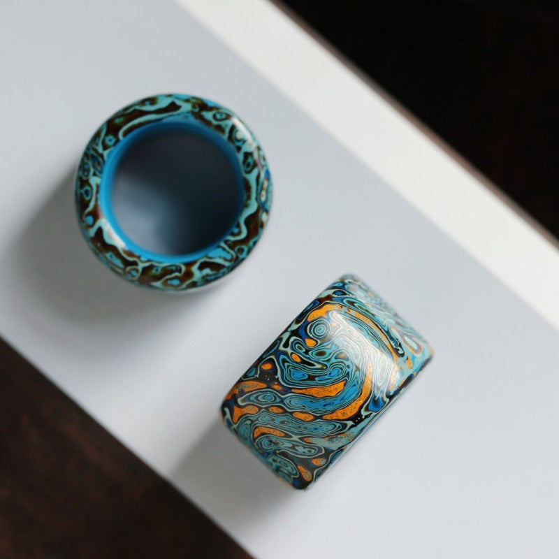 Large lacquer finger ring